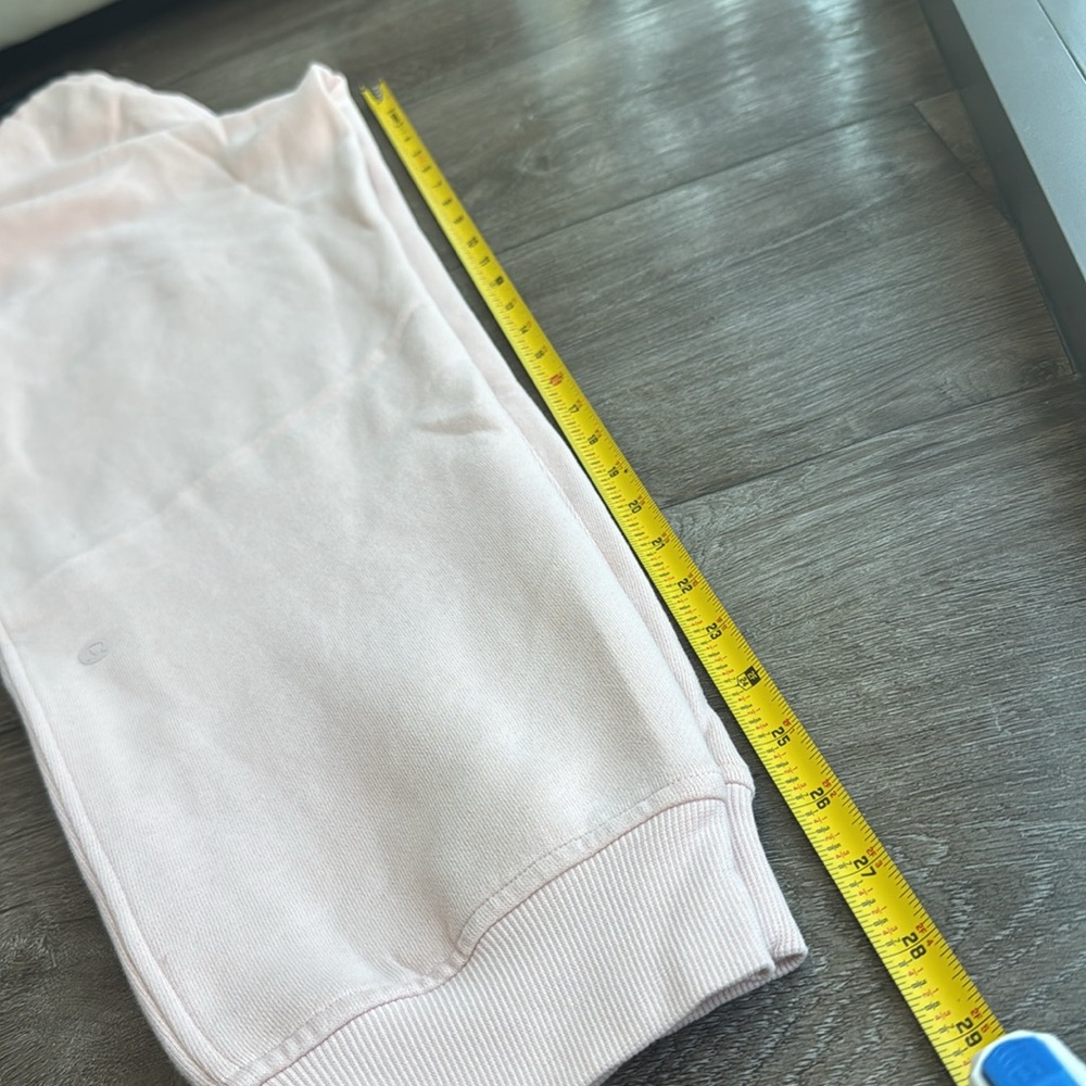 Lululemon Scuba High-Rise Jogger *Fleece 28"
Pink Mist size 14 NWT 💫 - Picture 8 of 8